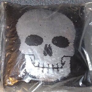 2 Skull Pillows